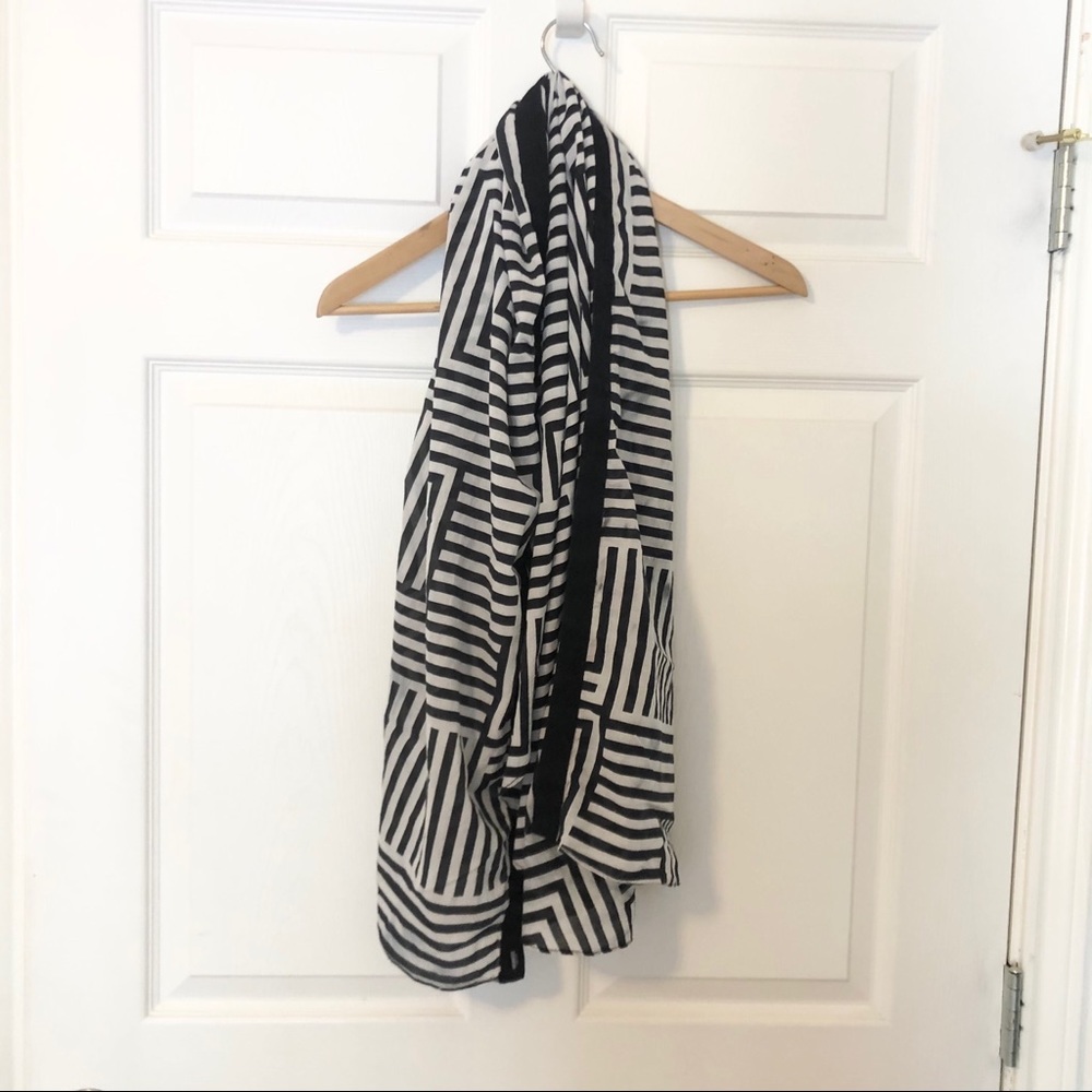 Kate Spade Saturday Black and White Scarf